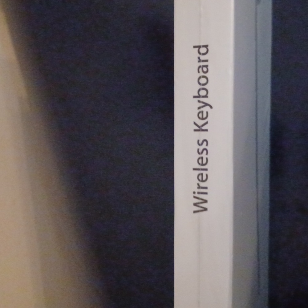 Apple Wireless Keyboad - Picture 3 of 4